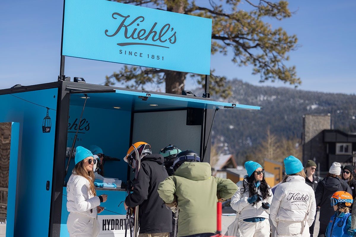 Kiehl's branded ski-thru hut with guests and staff
